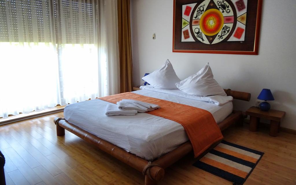 Club Residence Apartments เนพทุน ภายนอก รูปภาพ